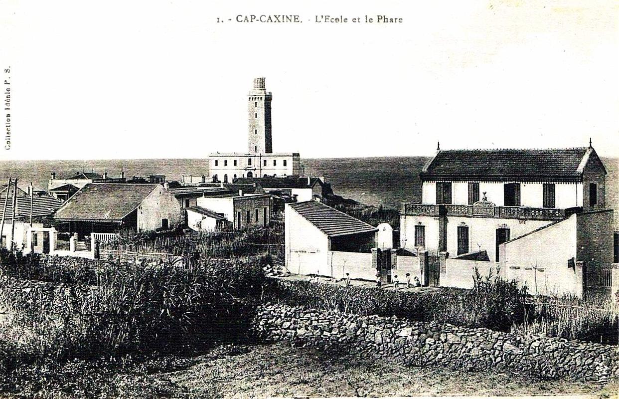 Cap Caxine - L'ecole et le phare.jpg